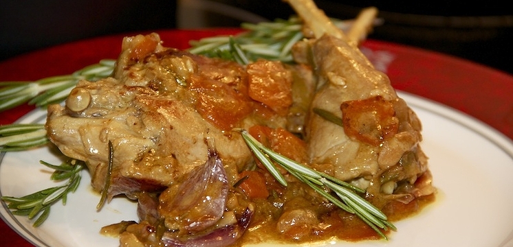 Необычно и Диетично! Кролик с розмарином. Очень вкусный и ароматный ,  а главное простоприготовляемый!!!